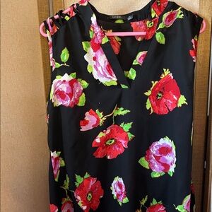 FINAL MARKDOWN Cure Floral Sleeveless Top with V-Neck Medium